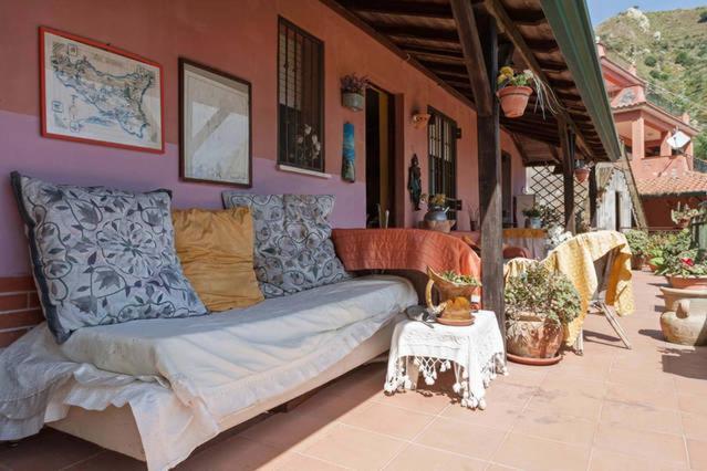 Carly & Dane Vacation House Taormina Eksteriør bilde
